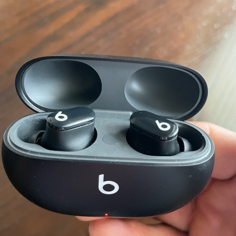 Beats Studio Buds